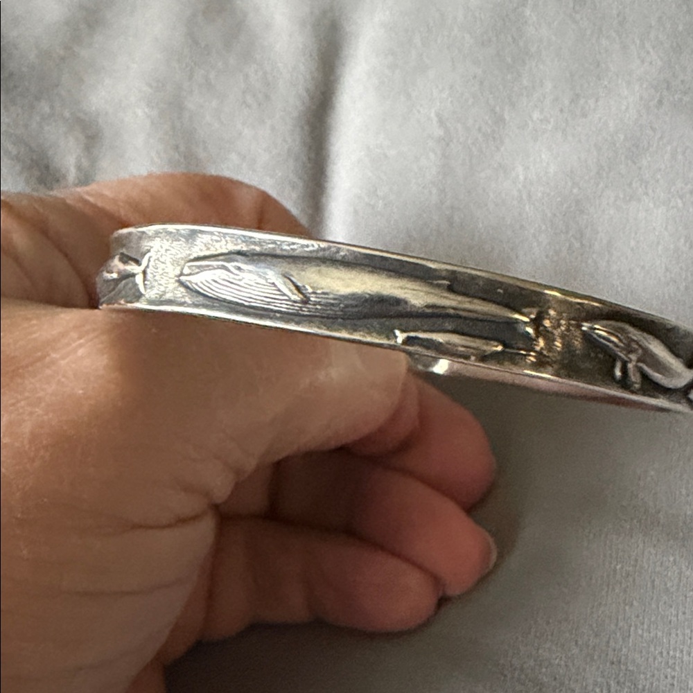 James Avery Retired Sterling Silver Whale Bangle - Picture 9 of 11